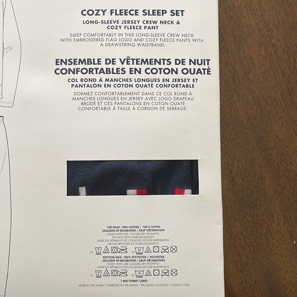 NWT- Men’s Tommy Hilfiger cozy fleece sleep set - Picture 4 of 5